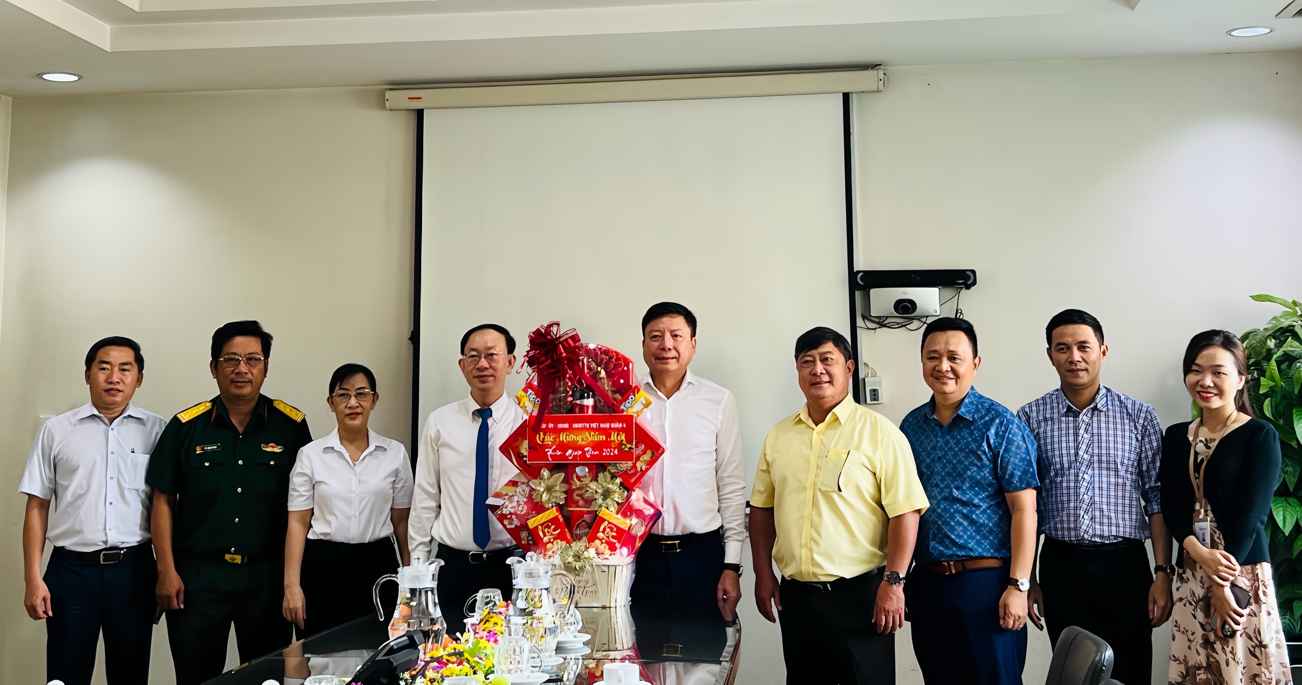 Lãnh đạo Quận 4 thăm, chúc tết Công ty TNHH MTV Dược Sài Gòn (Sapharco) Lãnh đạo Quận 4 thăm, chúc tết Công ty TNHH MTV Dược Sài Gòn (Sapharco)