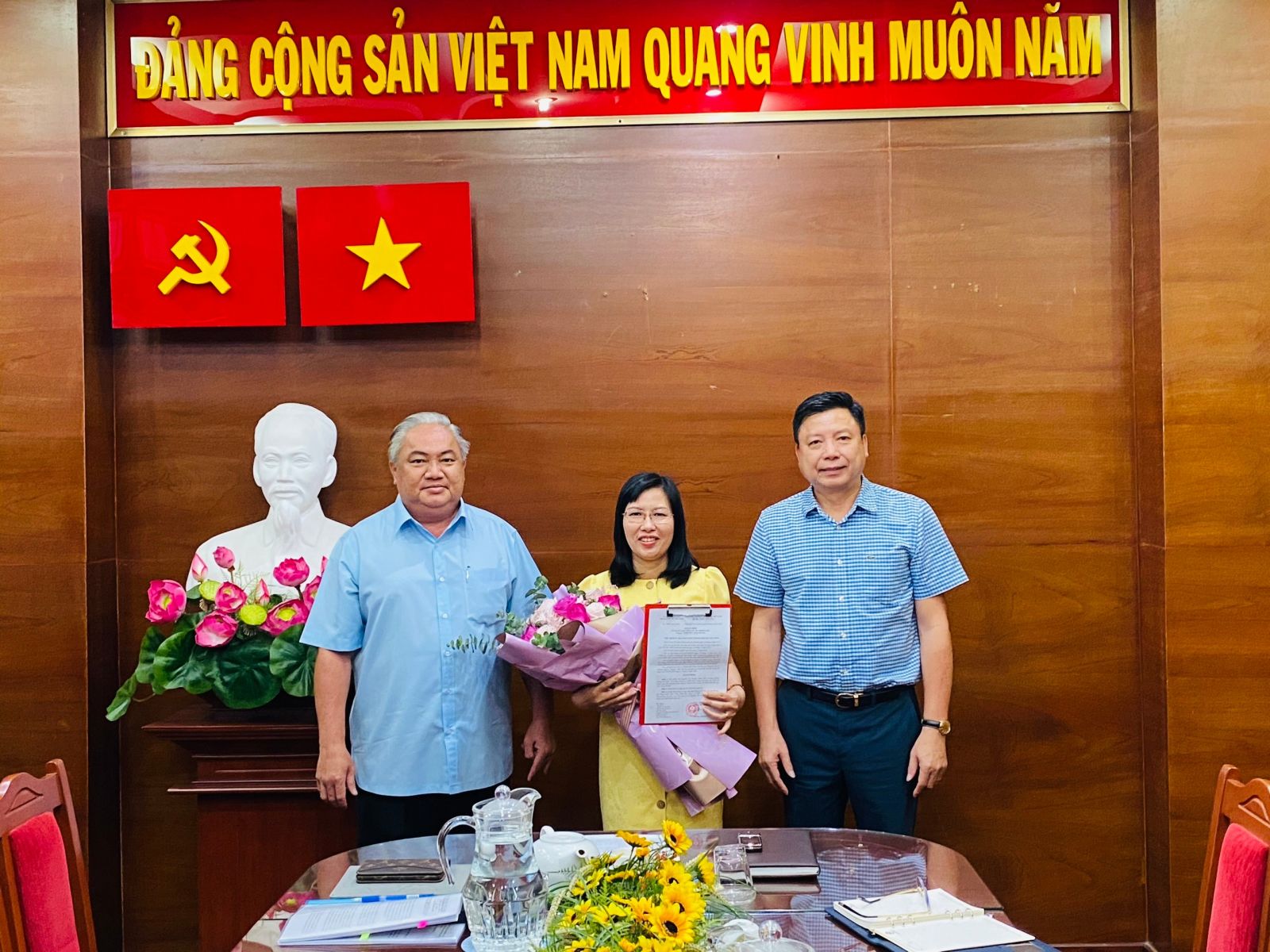 Trao quyết định bổ nhiệm Kiểm soát viên chuyên trách Công ty TNHH MTV Dược Sài Gòn
