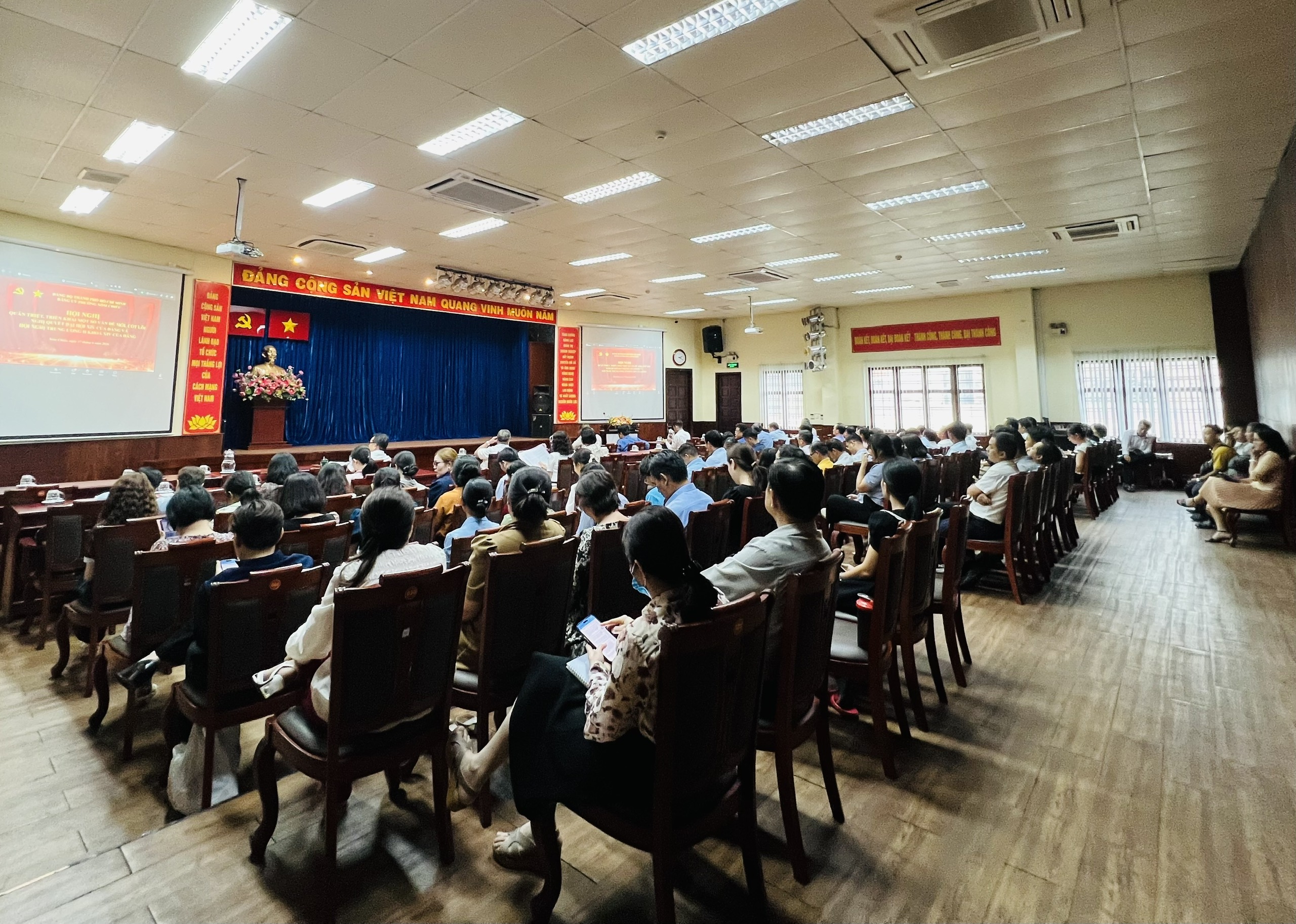 Đảng bộ SAPHARCO tham dự Hội nghị quán triệt, triển khai nghị quyết đại hội đại biểu toàn quốc lần thứ XIV của Đảng và các nghị quyết của Bộ Chính trị, quy định của Ban Chấp hành Trung ương Đảng