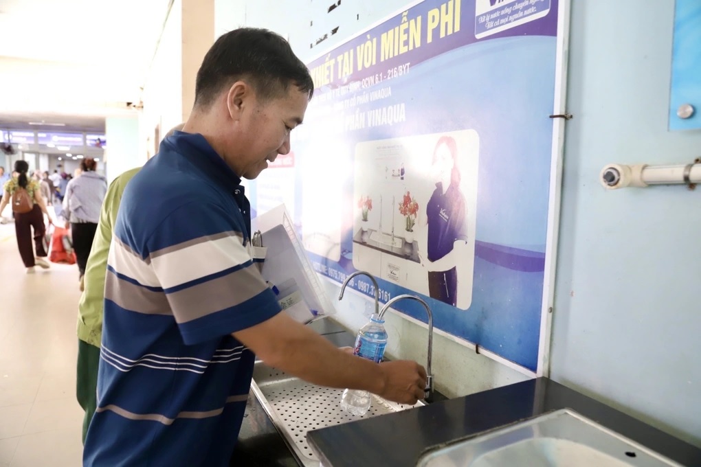Nắng nóng gay gắt, Bộ Y tế khuyên hạn chế ra đường từ 10h đến 16h