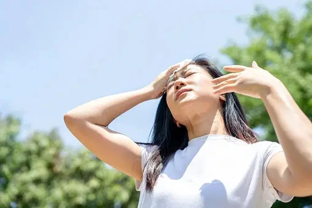 3 việc làm trong ngày nắng nóng gây hại thận