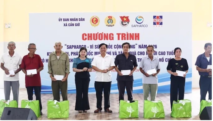 500 người cao tuổi ở xã Cần Giờ được khám bệnh, phát thuốc miễn phí