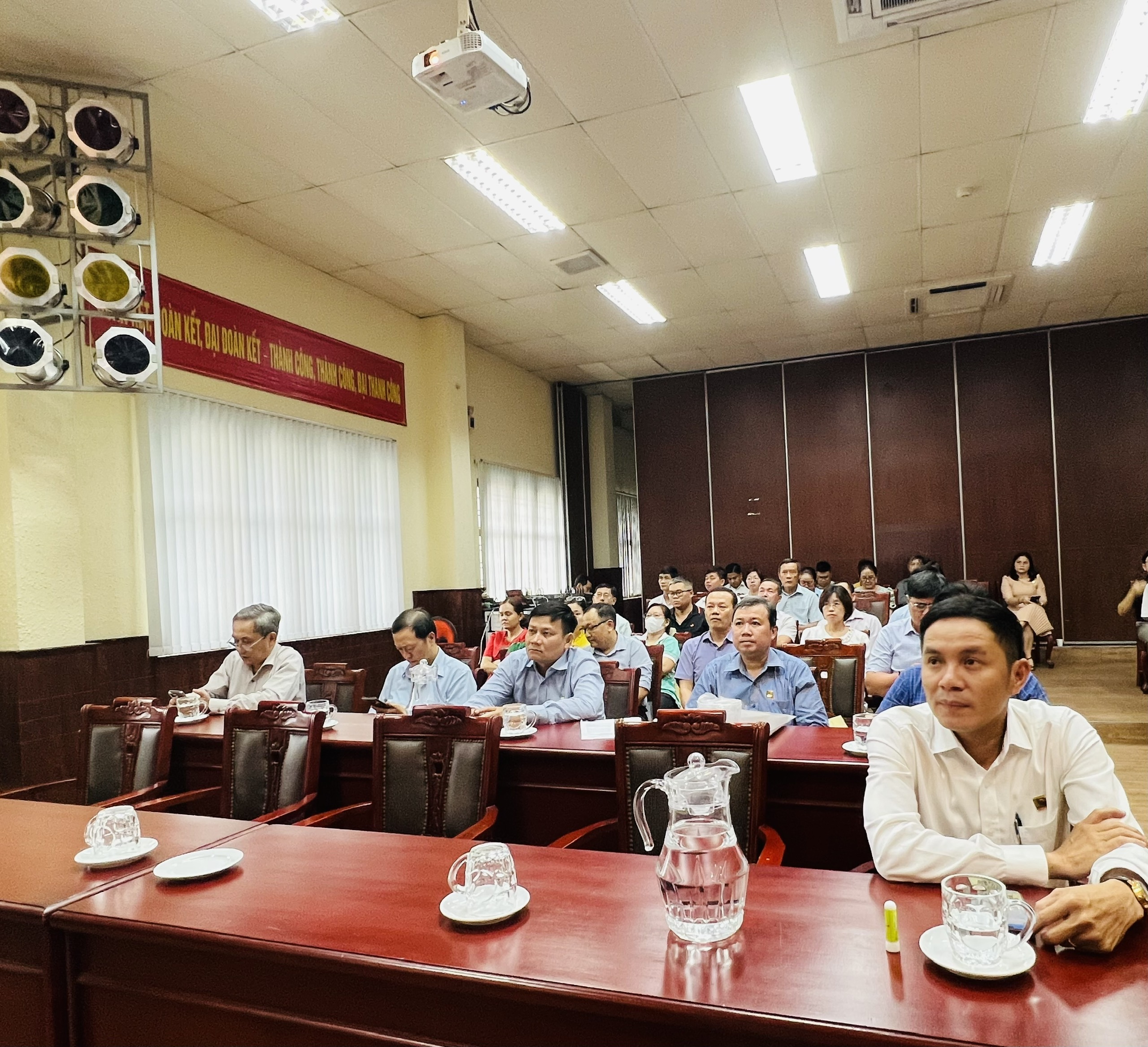 Đảng bộ SAPHARCO tham dự Hội nghị quán triệt, triển khai nghị quyết đại hội đại biểu toàn quốc lần thứ XIV của Đảng và các nghị quyết của Bộ Chính trị, quy định của Ban Chấp hành Trung ương Đảng