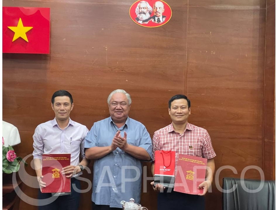Sapharco tổ chức công bố các quyết định về công tác cán bộ Văn phòng Đảng ủy và Ban Tuyên giáo Đảng ủy Sapharco tổ chức công bố các quyết định về công tác cán bộ Văn phòng Đảng ủy và Ban Tuyên giáo Đảng ủy