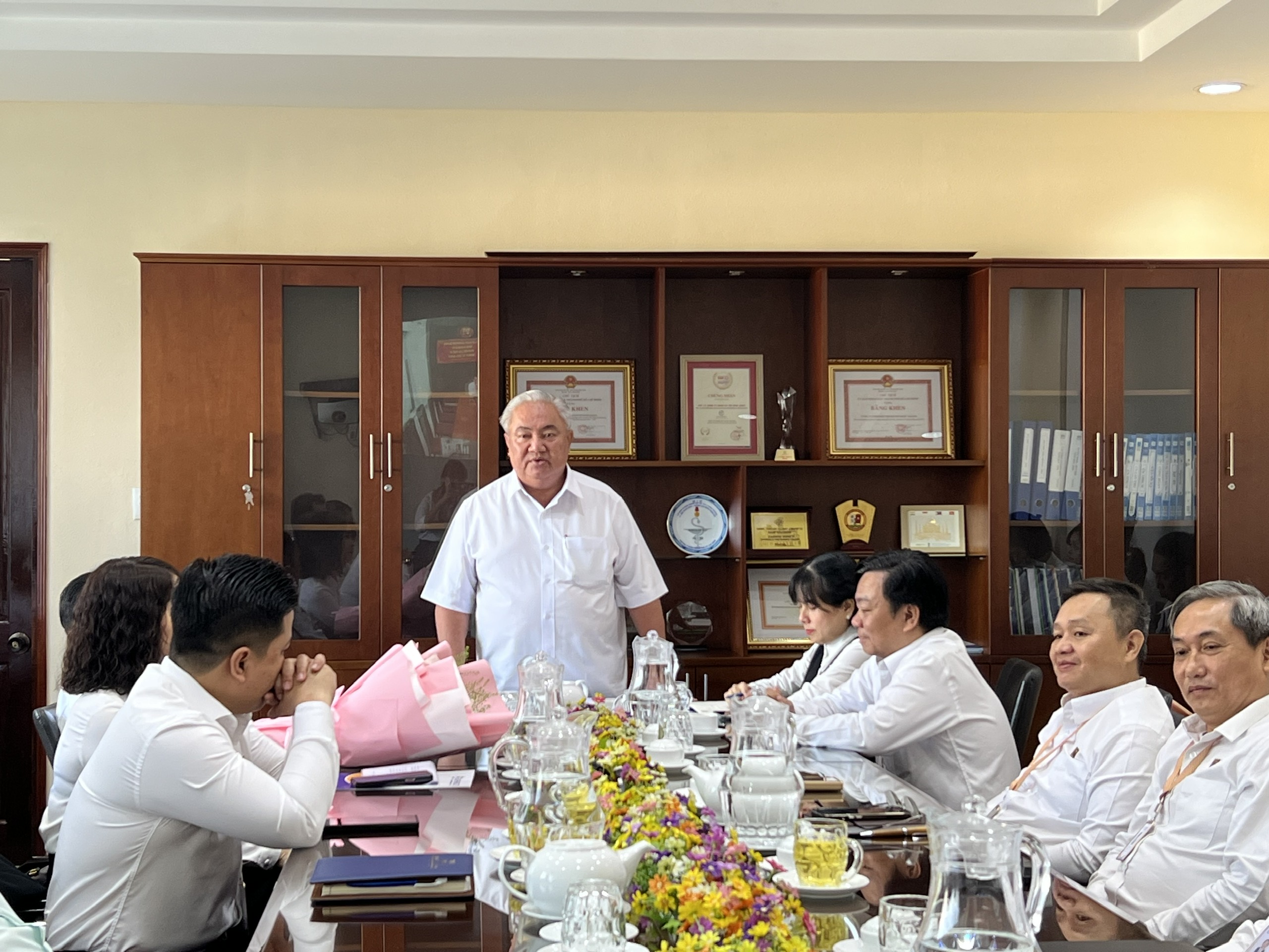 SAPHARCO Công bố và trao quyết định về việc tiếp nhận và bổ nhiệm Phó Tổng Giám đốc, tinh gọn bộ máy nhân sự Công ty TNHH MTV Dược Sài Gòn. SAPHARCO Công bố và trao quyết định về việc tiếp nhận và bổ nhiệm Phó Tổng Giám đốc, tinh gọn bộ máy nhân sự Công ty TNHH MTV Dược Sài Gòn.