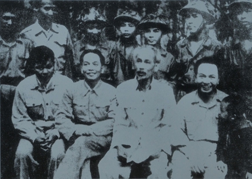 Tháng Năm nhớ Bác kính yêu