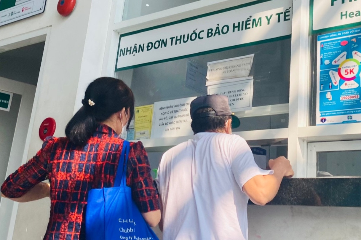 Mua thuốc bên ngoài có được BHYT chi trả không? Mua thuốc bên ngoài có được BHYT chi trả không?