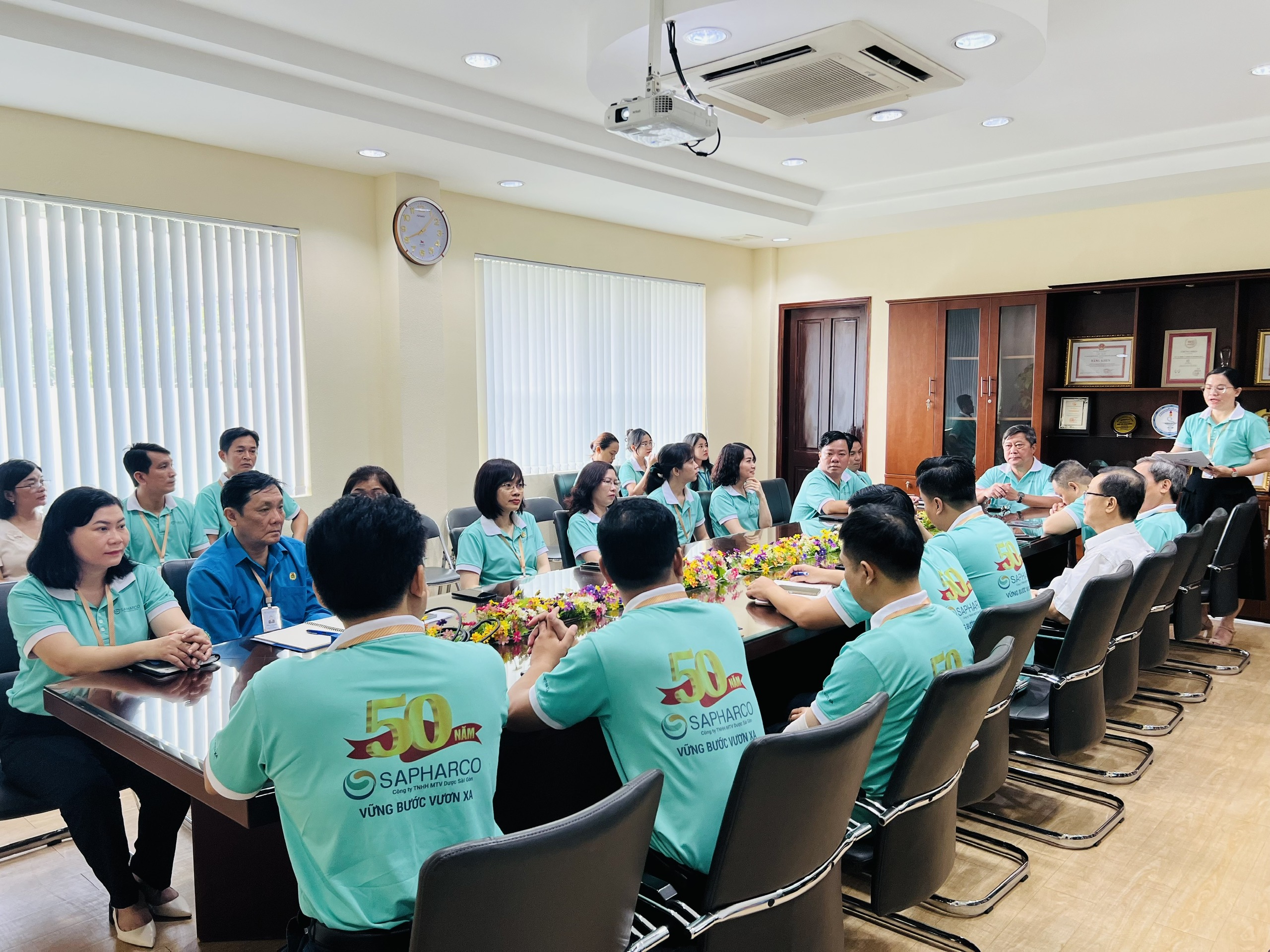 Sapharco công bố quyết định về công tác cán bộ phân công phụ trách Hội đồng thành viên Công ty Sapharco công bố quyết định về công tác cán bộ phân công phụ trách Hội đồng thành viên Công ty