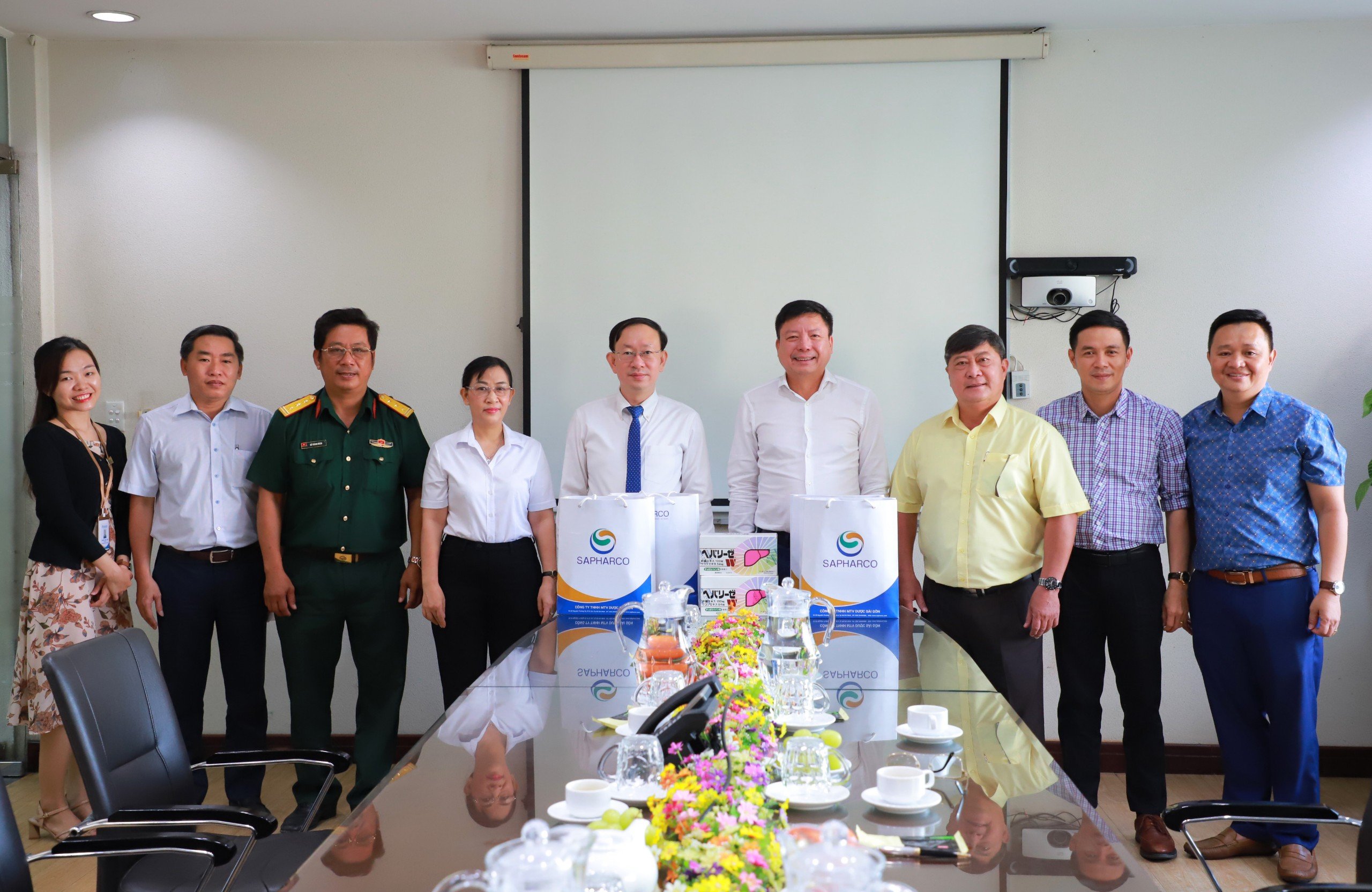 Lãnh đạo Quận 4 thăm, chúc tết Công ty TNHH MTV Dược Sài Gòn (Sapharco) Lãnh đạo Quận 4 thăm, chúc tết Công ty TNHH MTV Dược Sài Gòn (Sapharco)