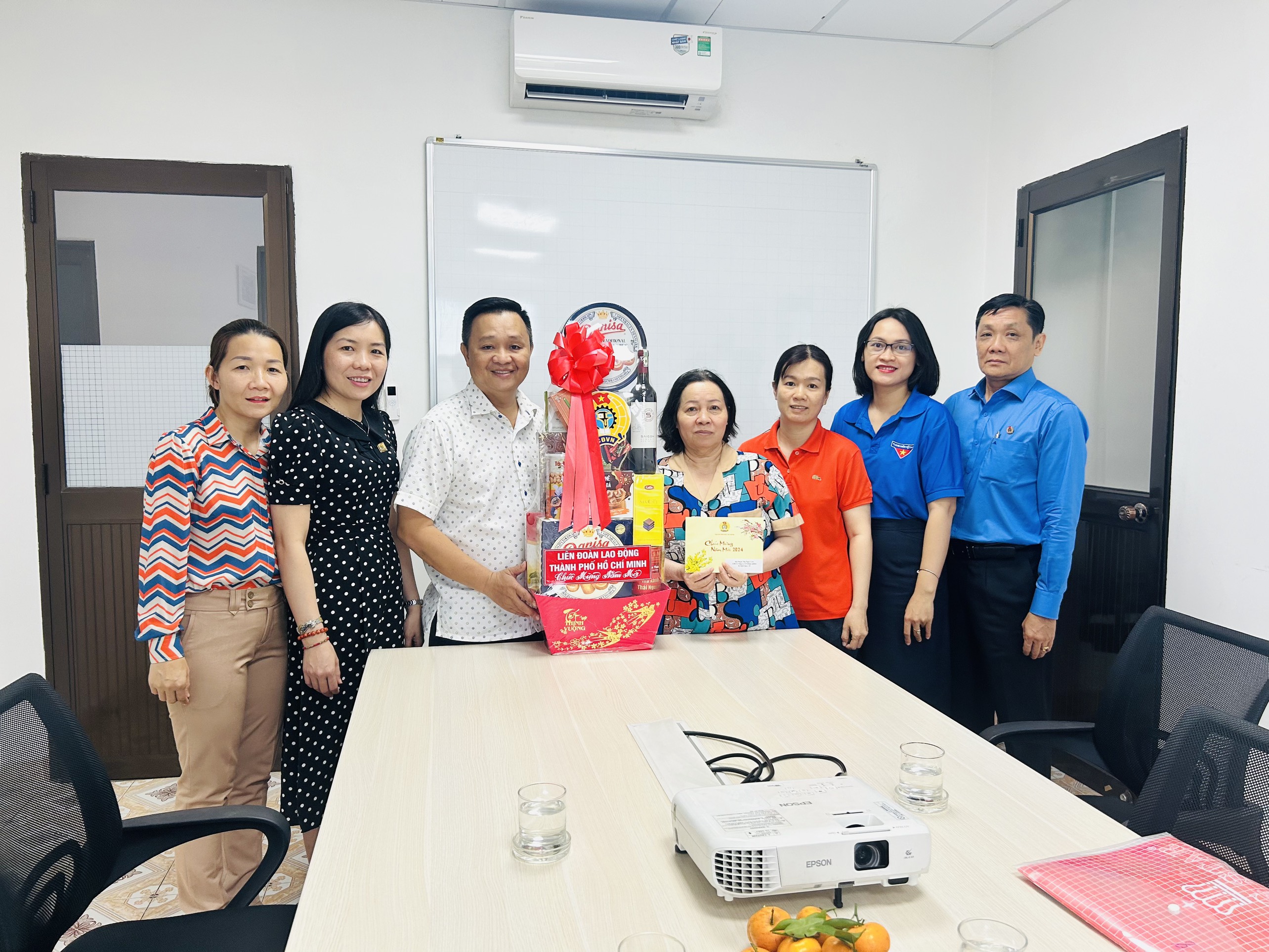 SAPHARCO - Xuân Giáp Thìn ấm áp nghĩa tình SAPHARCO - Xuân Giáp Thìn ấm áp nghĩa tình