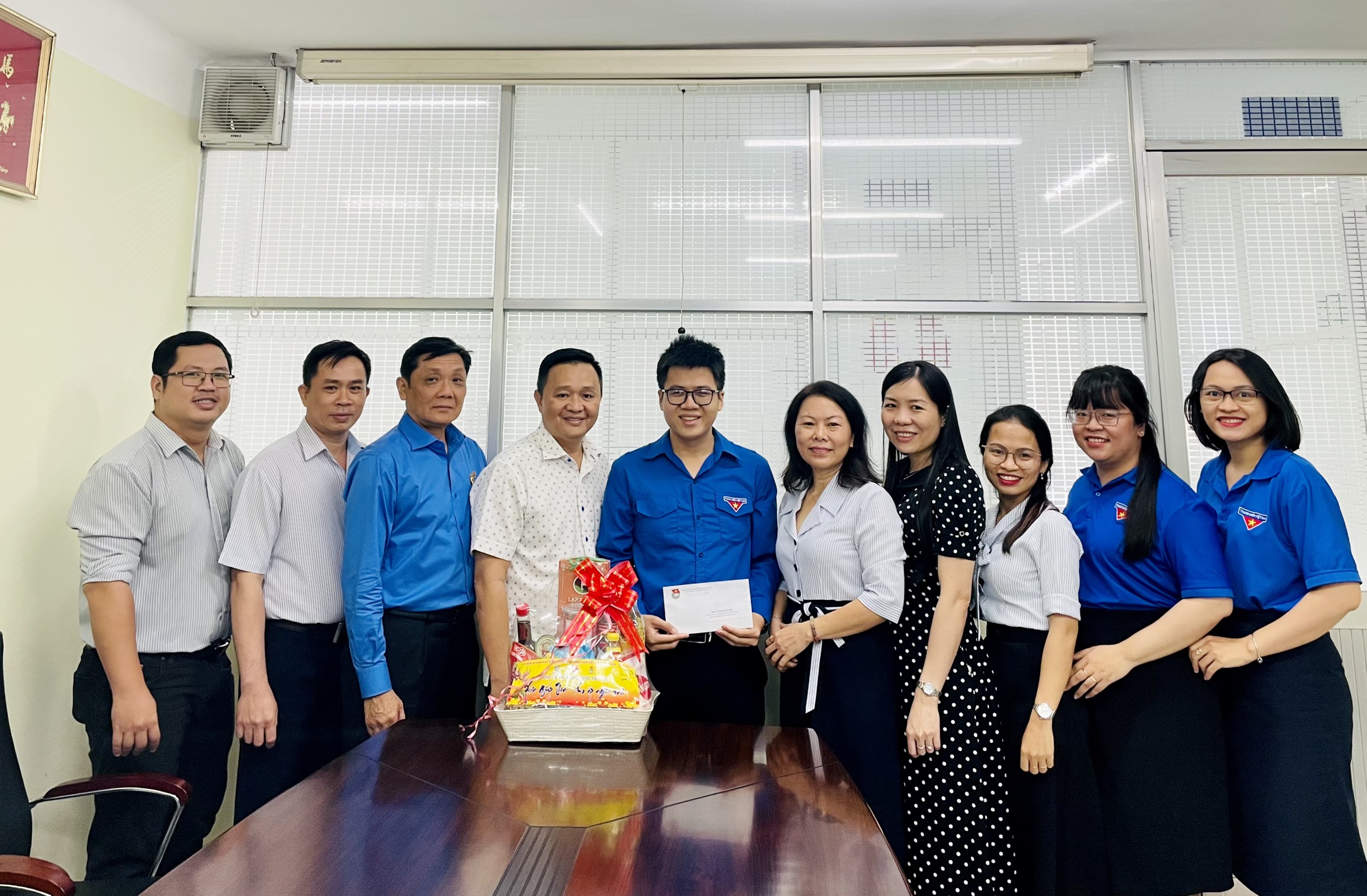 SAPHARCO - Xuân Giáp Thìn ấm áp nghĩa tình SAPHARCO - Xuân Giáp Thìn ấm áp nghĩa tình