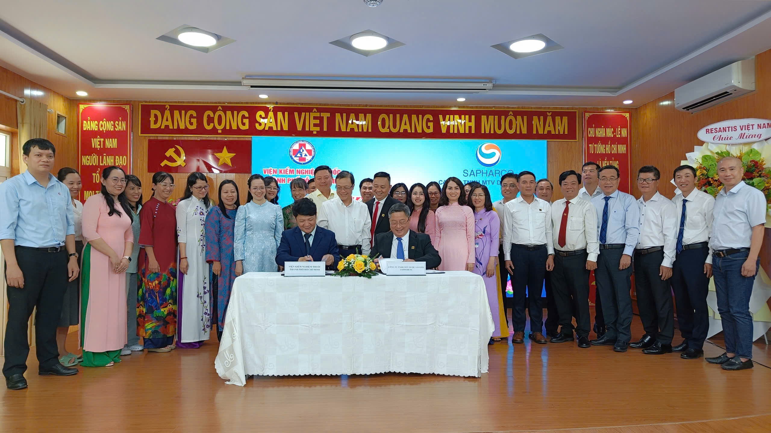 Lễ ký kết biên bản ghi nhớ hợp tác giữa SAPHARCO và Viện Kiểm nghiệm thuốc Thành phố Hồ Chí Minh: Mở ra cơ hội phát triển bền vững