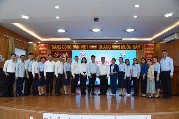 Đoàn Công ty TNHH MTV Dược Sài Gòn tham quan và làm việc tại Viện Kiểm nghiệm Thuốc TP. Hồ Chí Minh.