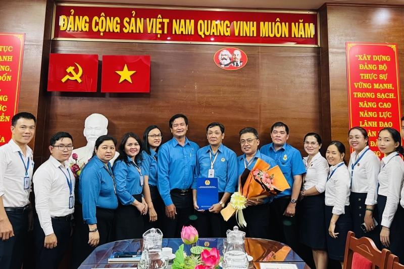 Đổi tên và kiện toàn Ban chấp hành Công đoàn cơ sở Công ty TNHH MTV Dược Sài Gòn.