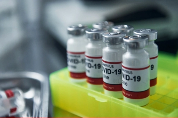 FDA chấp thuận vaccine Covid-19 mới của Moderna