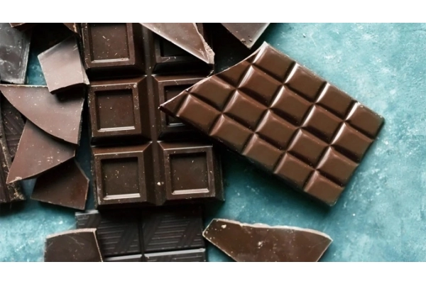 Lợi ích và rủi ro sức khỏe khi ăn chocolate đen