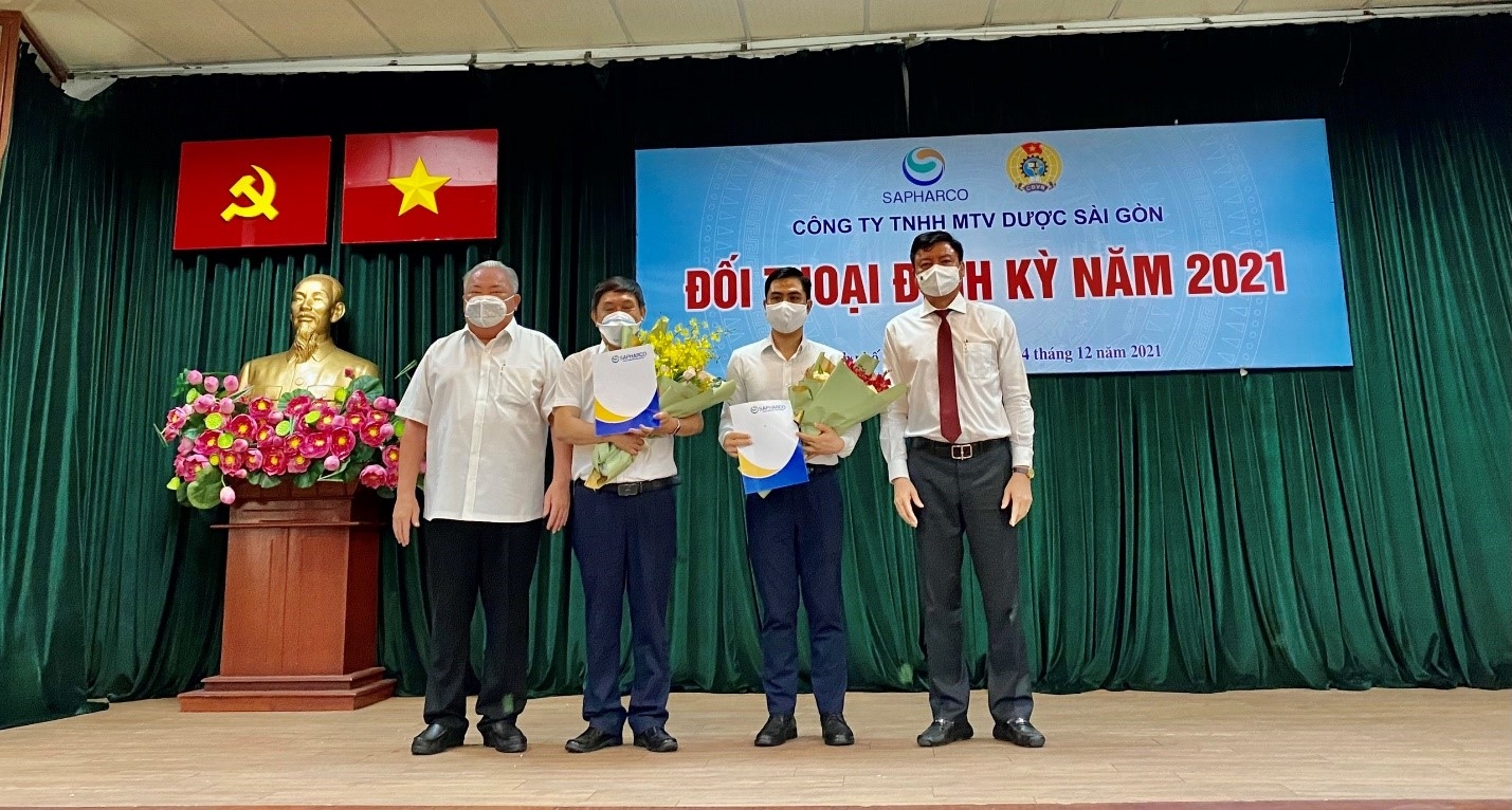 Sapharco công bố và trao quyết định bổ nhiệm Kế toán trưởng và Trường phòng Quản lý chất lượng