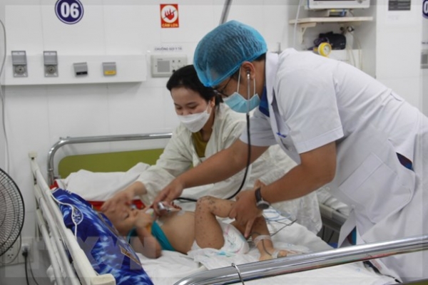 Tay chân miệng, sốt xuất huyết cùng tăng, Bộ Y tế cảnh báo gì?