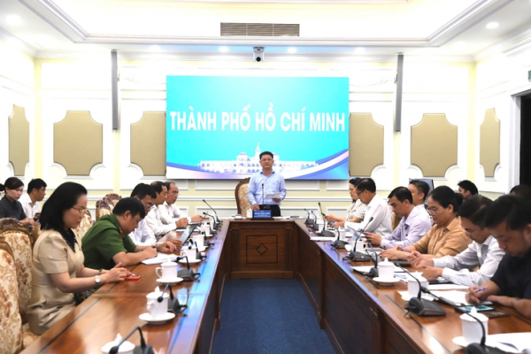 TP.HCM lập đội khám lưu động đi từng ngõ, gõ từng nhà khám sức khỏe miễn phí
